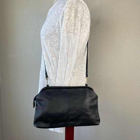 Black Faux Leather Shoulder Bag EUC - Picture 6 of 8
